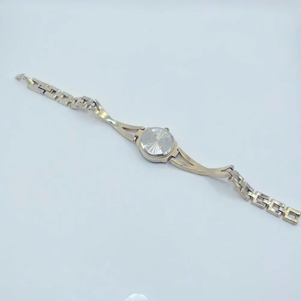 Working! Ladies Vintage Embassy Dainty Twist Band Watch